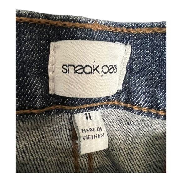 Sneak Peek Womens Jeans 11 Distressed Low Rise Blue Denim Pants Raw Hem - Picture 2 of 5